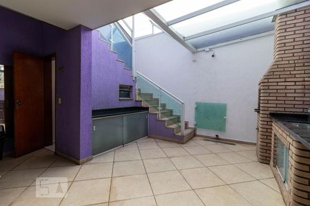 Casa à venda com 250m², 3 quartos e 5 vagas Casa à venda com 250m², 3 quartos e 5 vagasÁrea de Lazer - Churrasqueira