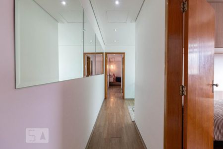 Casa à venda com 250m², 3 quartos e 5 vagas Casa à venda com 250m², 3 quartos e 5 vagasCorredor dos Quartos