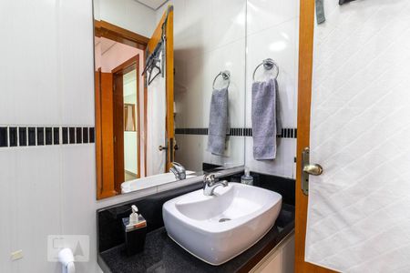 Casa à venda com 250m², 3 quartos e 5 vagas Casa à venda com 250m², 3 quartos e 5 vagasBanheiro da Suíte 2