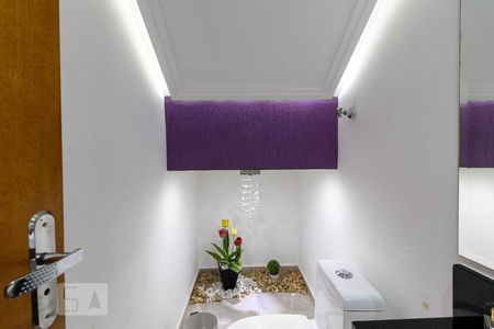 Casa à venda com 250m², 3 quartos e 5 vagas Casa à venda com 250m², 3 quartos e 5 vagasLavabo