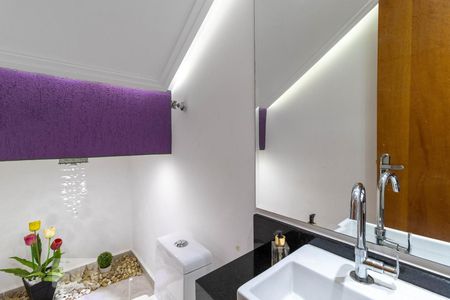 Casa à venda com 250m², 3 quartos e 5 vagas Casa à venda com 250m², 3 quartos e 5 vagasLavabo