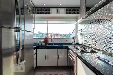 Casa à venda com 250m², 3 quartos e 5 vagas Casa à venda com 250m², 3 quartos e 5 vagasCozinha