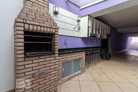 Casa à venda com 250m², 3 quartos e 5 vagas Casa à venda com 250m², 3 quartos e 5 vagasÁrea de Lazer - Churrasqueira