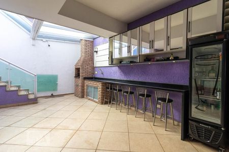 Casa à venda com 250m², 3 quartos e 5 vagas Casa à venda com 250m², 3 quartos e 5 vagasÁrea de Lazer - Churrasqueira