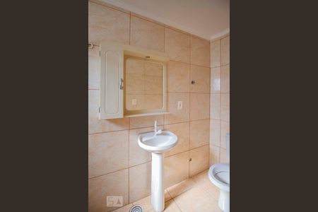 Banheiro  de apartamento para alugar com 1 quarto, 37m² em Petrópolis, Porto Alegre