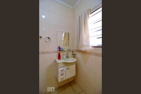 Casa à venda com 200m², 2 quartos e 2 vagasBanheiro