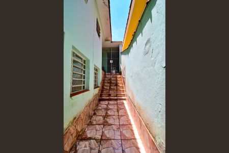 Casa à venda com 200m², 2 quartos e 2 vagasCorredor