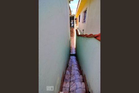 Casa à venda com 200m², 2 quartos e 2 vagasCorredor