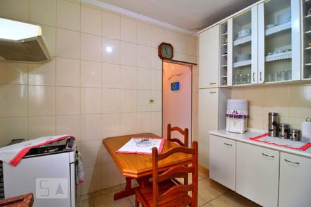 Casa à venda com 200m², 2 quartos e 2 vagasCozinha