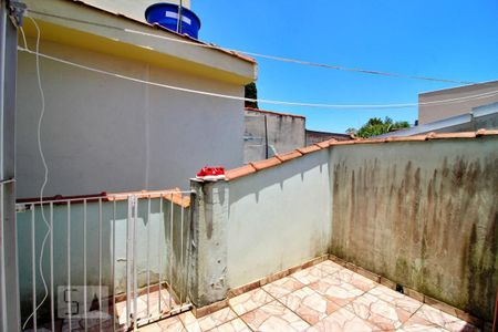 Casa à venda com 200m², 2 quartos e 2 vagasQuintal
