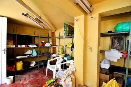 Casa à venda com 200m², 2 quartos e 2 vagasQuarto de Serviço