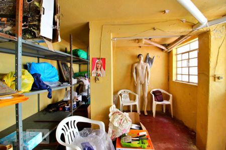 Casa à venda com 200m², 2 quartos e 2 vagasQuarto de Serviço