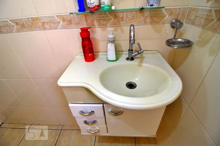 Casa à venda com 200m², 2 quartos e 2 vagasBanheiro