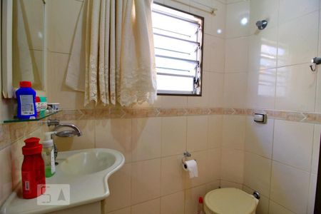 Casa à venda com 200m², 2 quartos e 2 vagasBanheiro