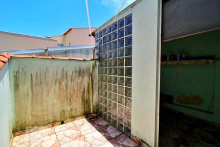 Casa à venda com 200m², 2 quartos e 2 vagasQuintal