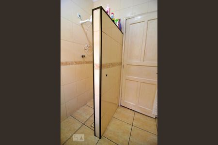 Casa à venda com 200m², 2 quartos e 2 vagasBanheiro