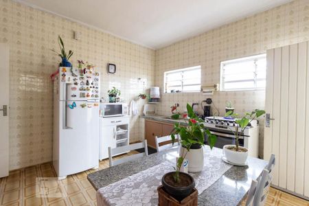 Casa à venda com 85m², 3 quartos e 2 vagas Casa à venda com 85m², 3 quartos e 2 vagasCozinha