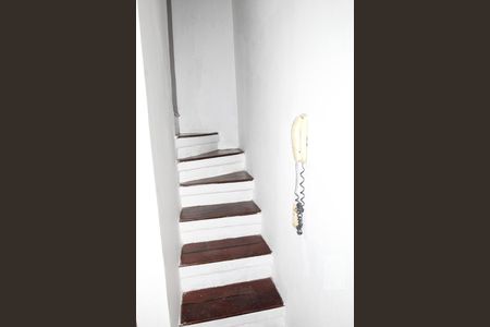 Escada de apartamento para alugar com 2 quartos, 60m² em Del Castilho, Rio de Janeiro