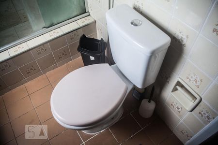 Apartamento à venda com 78m², 2 quartos e 1 vagaDetalhe do banheiro