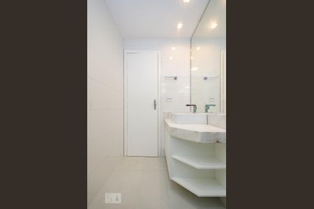 Apartamento à venda com 206m², 4 quartos e 2 vagasBanheiro Social