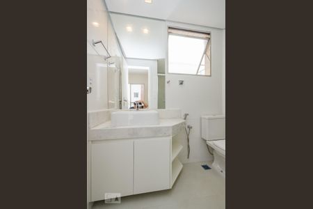 Apartamento à venda com 206m², 4 quartos e 2 vagasBanheiro Social 2