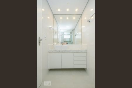 Apartamento à venda com 206m², 4 quartos e 2 vagasBanheiro da Suíte