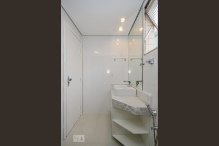 Apartamento à venda com 206m², 4 quartos e 2 vagasBanheiro Social 2