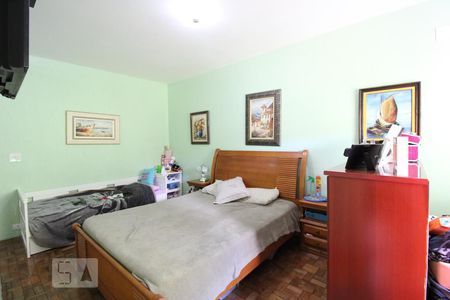 Casa à venda com 210m², 3 quartos e 3 vagasSuíte