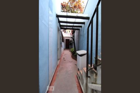 Casa à venda com 210m², 3 quartos e 3 vagasCorredor