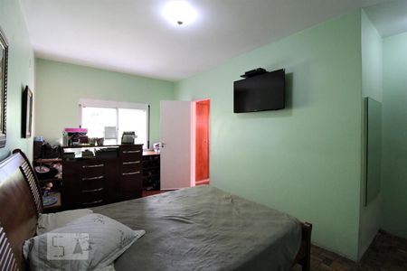 Casa à venda com 210m², 3 quartos e 3 vagasSuíte