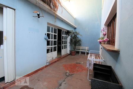 Casa à venda com 210m², 3 quartos e 3 vagasQuintal