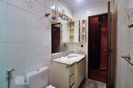 Apartamento à venda com 138m², 3 quartos e 3 vagasBanheiro da Suíte