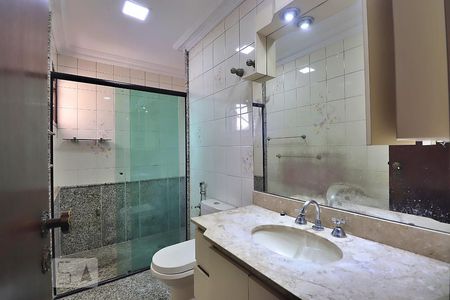 Apartamento à venda com 138m², 3 quartos e 3 vagasBanheiro da Suíte