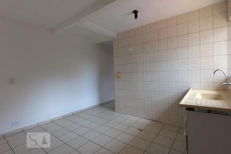 Casa para alugar com 100m², 2 quartos e 1 vaga Casa para alugar com 100m², 2 quartos e 1 vagaCozinha
