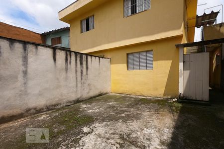 Casa para alugar com 100m², 2 quartos e 1 vaga Casa para alugar com 100m², 2 quartos e 1 vagaGaragem / Fachada