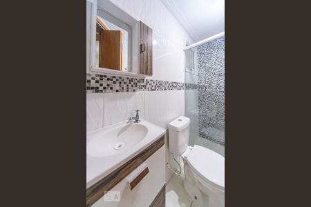 Banheiro  de apartamento à venda com 2 quartos, 48m² em Vila America, Santo André