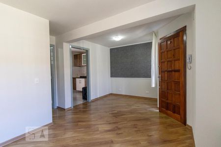 Sala de casa de condomínio para alugar com 3 quartos, 90m² em Alto Boqueirão, Curitiba