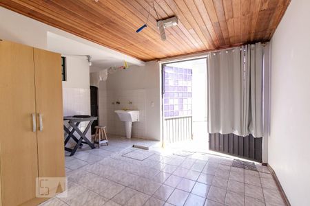 Casa de condomínio para alugar com 90m², 3 quartos e 3 vagas Casa de condomínio para alugar com 90m², 3 quartos e 3 vagasÁrea de Serviço