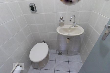 Lavabo de casa de condomínio para alugar com 3 quartos, 90m² em Alto Boqueirão, Curitiba