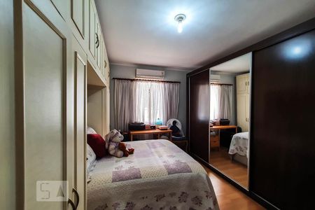 Casa à venda com 170m², 3 quartos e 3 vagasSuíte