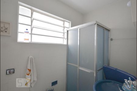 Casa à venda com 200m², 2 quartos e 1 vaga Casa à venda com 200m², 2 quartos e 1 vagaBanheiro