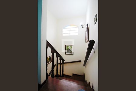 Escada de casa à venda com 5 quartos, 200m² em Vila Morse, São Paulo