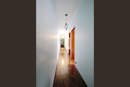 Corredor de casa à venda com 5 quartos, 200m² em Vila Morse, São Paulo