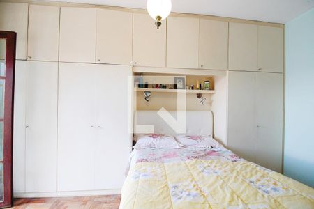 Casa à venda com 200m², 5 quartos e 2 vagasSuíte