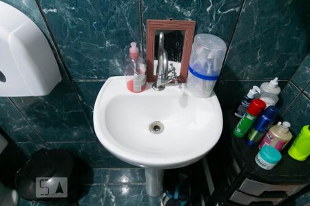 Apartamento à venda com 44m², 2 quartos e 1 vagaDetalhe banheiro