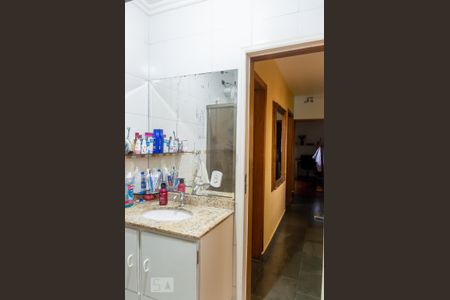 Casa à venda com 200m², 3 quartos e 4 vagasBanheiro