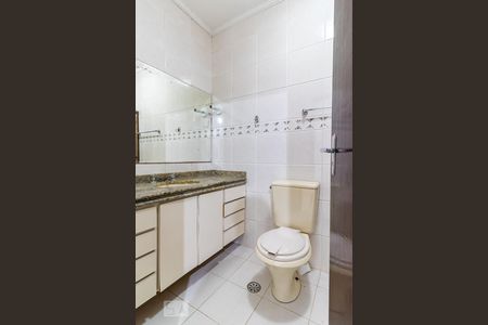 Casa à venda com 150m², 4 quartos e 2 vagasBanheiro da Suíte 1