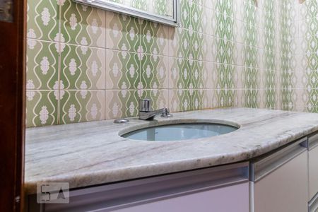 Casa à venda com 150m², 4 quartos e 2 vagasBanheiro - Pia