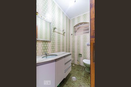 Casa à venda com 150m², 4 quartos e 2 vagasBanheiro