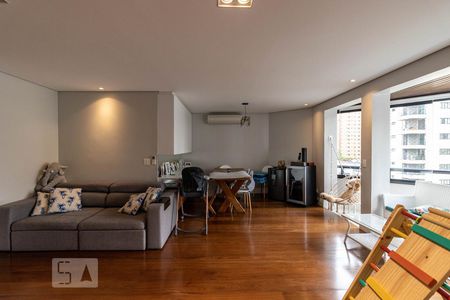 Sala de apartamento para alugar com 3 quartos, 147m² em Moema, São Paulo